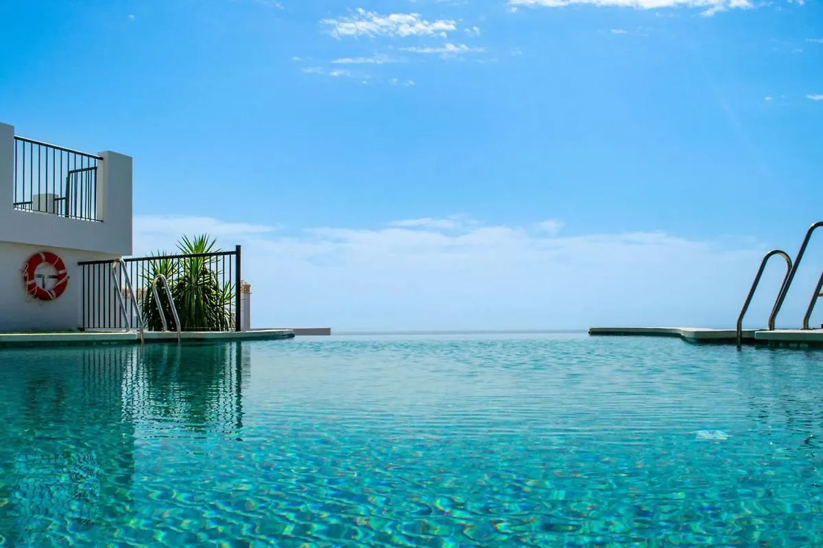 Luxury Penthouse Casa De Paraiso, Sea View, Pools, Golf 埃斯特波纳