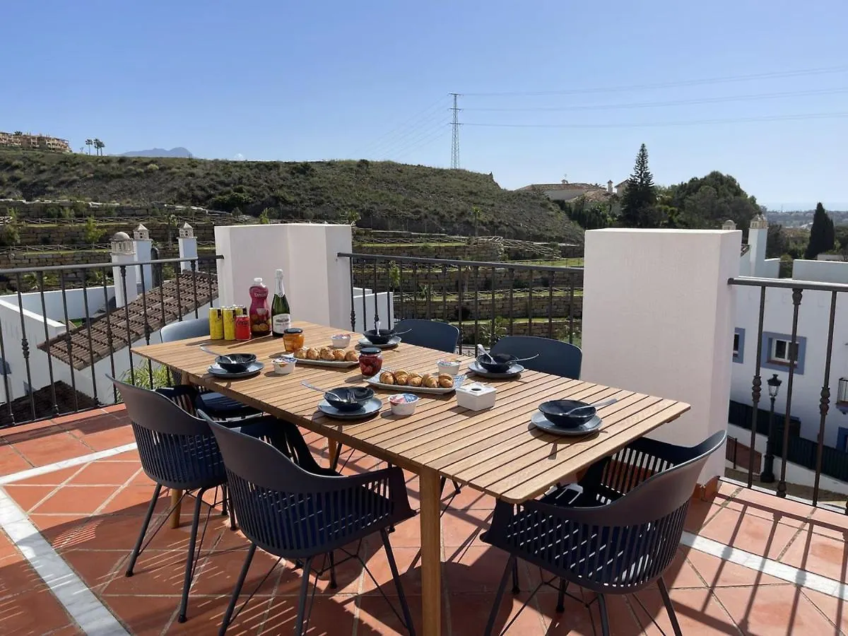 Luxury Penthouse Casa De Paraiso, Sea View, Pools, Golf 埃斯特波纳