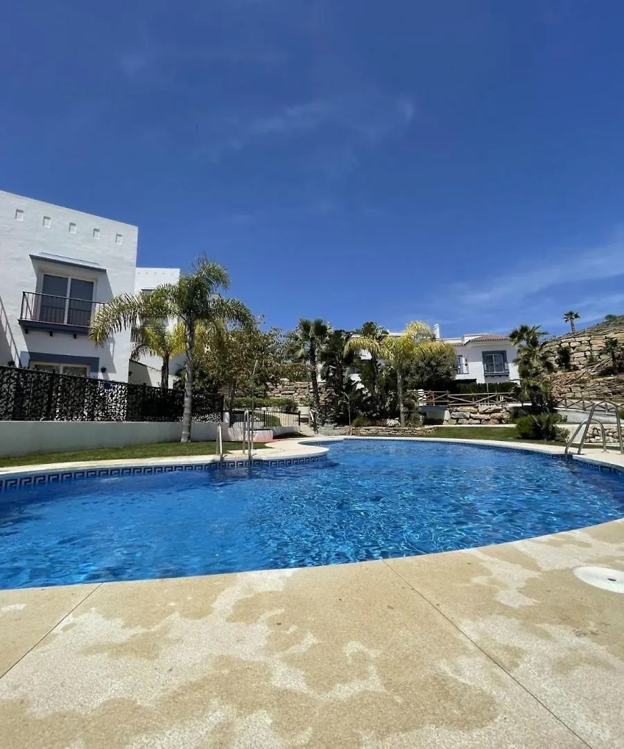 Luxury Penthouse Casa De Paraiso, Sea View, Pools, Golf 埃斯特波纳 西班牙